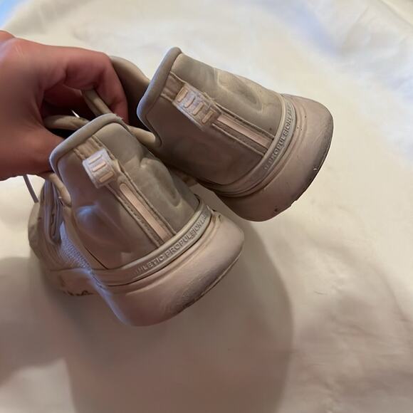 APL Techloom Tracer Sneakers Tan size Women's 8 - Picture 6 of 8